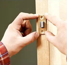 Palmetto Locksmith Store Palmetto, FL 941-676-3450 - install-new-lock-01